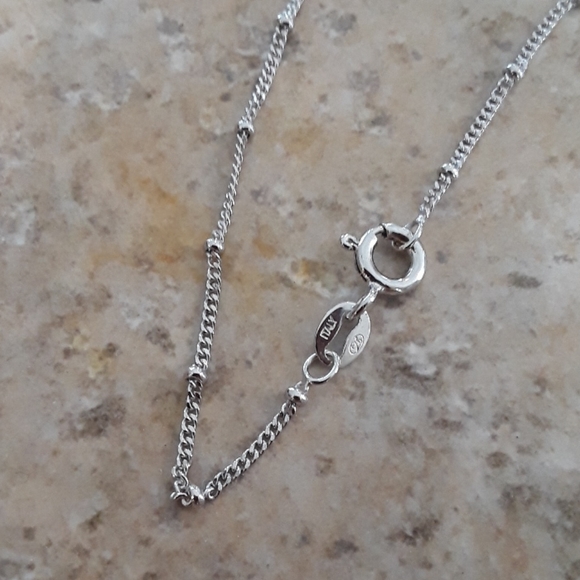 🐶Sterling Silver Rhodium Plated Heart Paws Locket - Picture 8 of 8